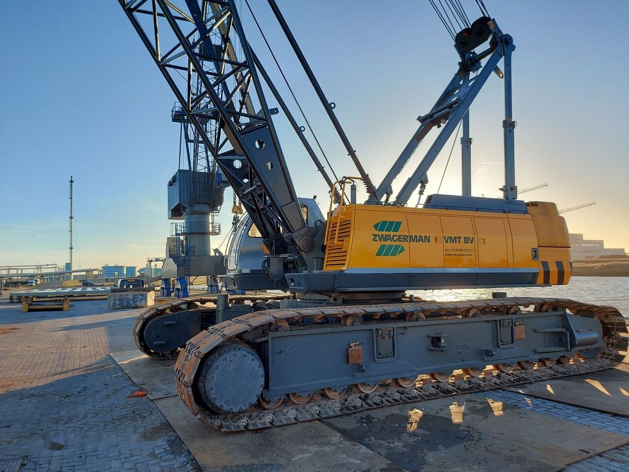 Sumitomo SC 1000 PAX S2 - Гусеничный кран: фото 1 Sumitomo SC 1000 PAX S2 - Гусеничный кран: фото 1