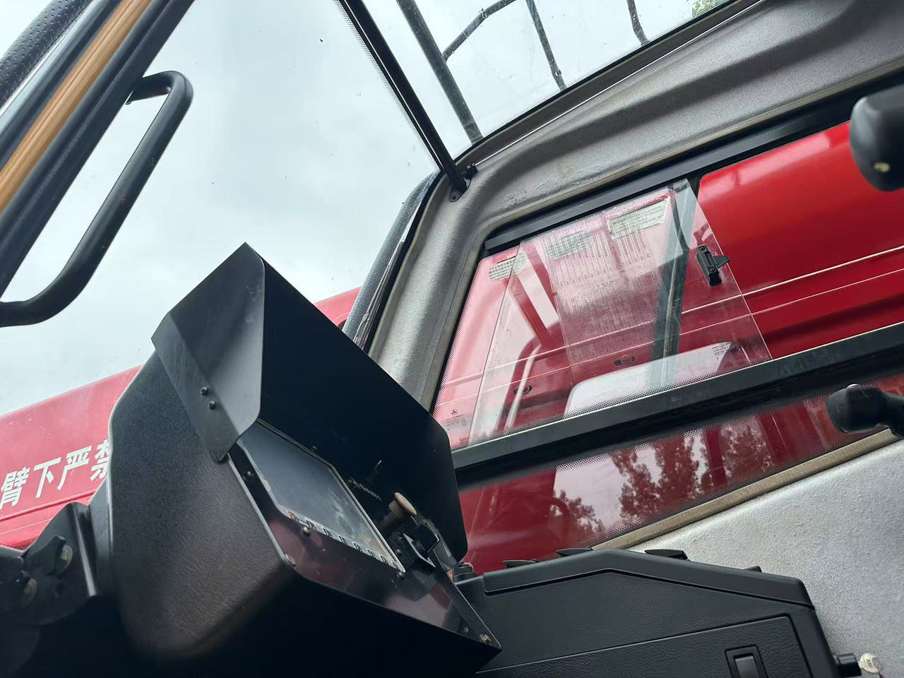 Мобильный кран SANY STC750S: фото 11 Мобильный кран SANY STC750S: фото 11