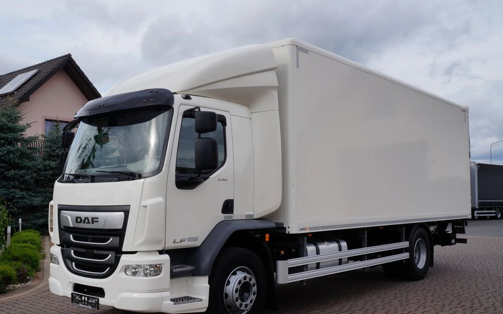 DAF LF 230 18 TON EURO 6 KONTENER 18 PALET ŁAD. 9800 KG WINDA TGM - Грузовик с закрытым кузовом: фото 1 DAF LF 230 18 TON EURO 6 KONTENER 18 PALET ŁAD. 9800 KG WINDA TGM - Грузовик с закрытым кузовом: фото 1
