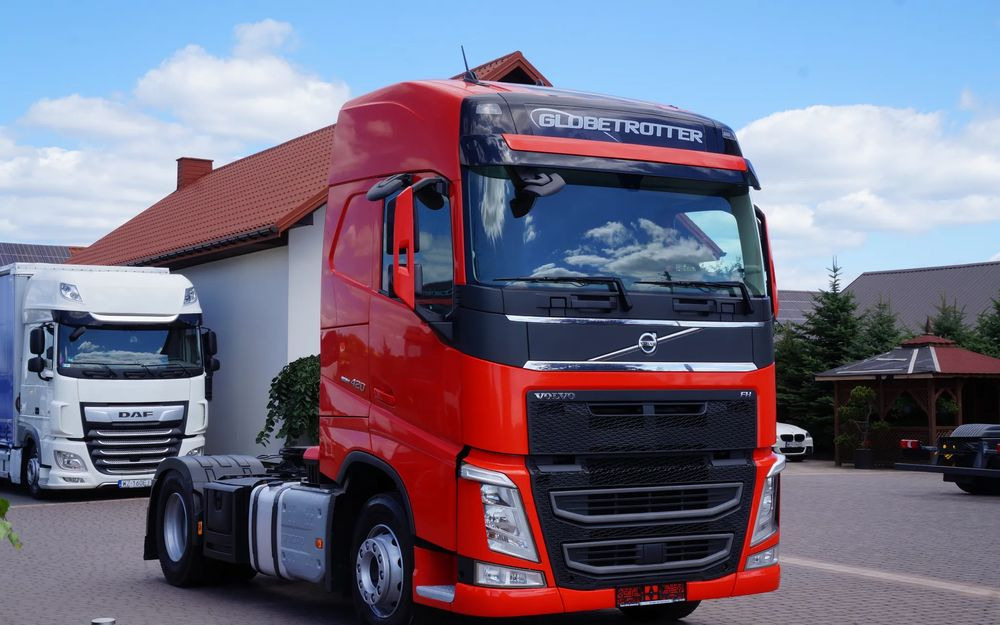 Volvo FH 4 EURO 6 GLOBETROTTER NISKI PRZEBIEG PEŁEN SERWIS - Тягач: фото 2 Volvo FH 4 EURO 6 GLOBETROTTER NISKI PRZEBIEG PEŁEN SERWIS - Тягач: фото 2