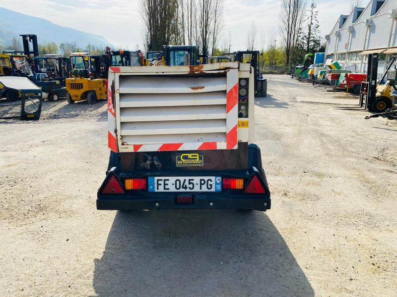 ATLAS COPCO XAS 56 Compresseur d'air sur roues - Воздушный компрессор: фото 4 ATLAS COPCO XAS 56 Compresseur d'air sur roues - Воздушный компрессор: фото 4