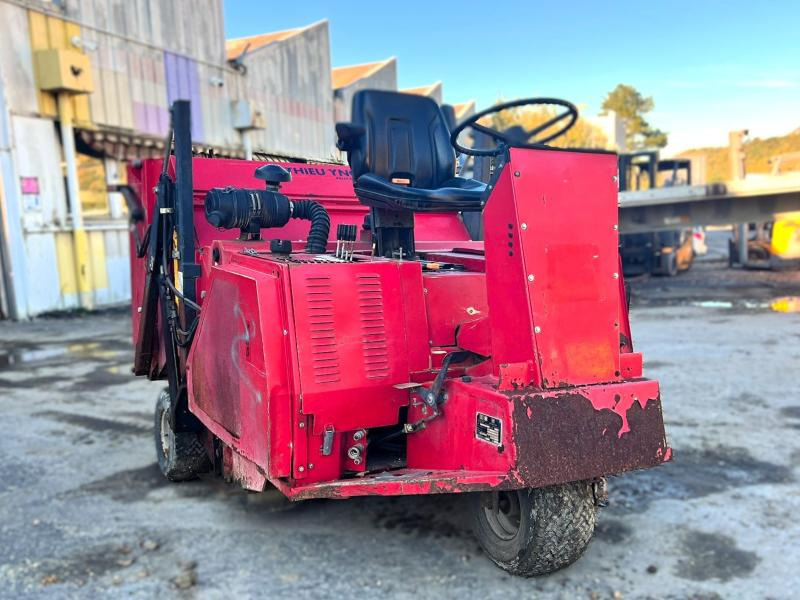 YNO 135-3 VEH Balayeuse diesel - Подметально-уборочная машина: фото 2 YNO 135-3 VEH Balayeuse diesel - Подметально-уборочная машина: фото 2