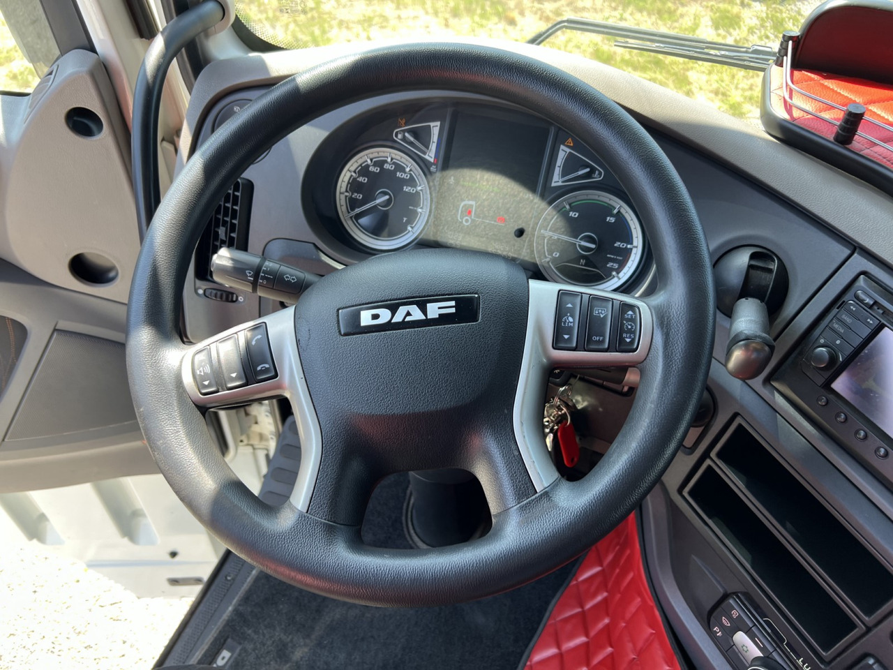 Тягач DAF XF 530 FT: фото 39