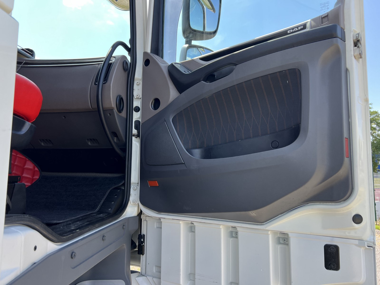 Тягач DAF XF 530 FT: фото 46