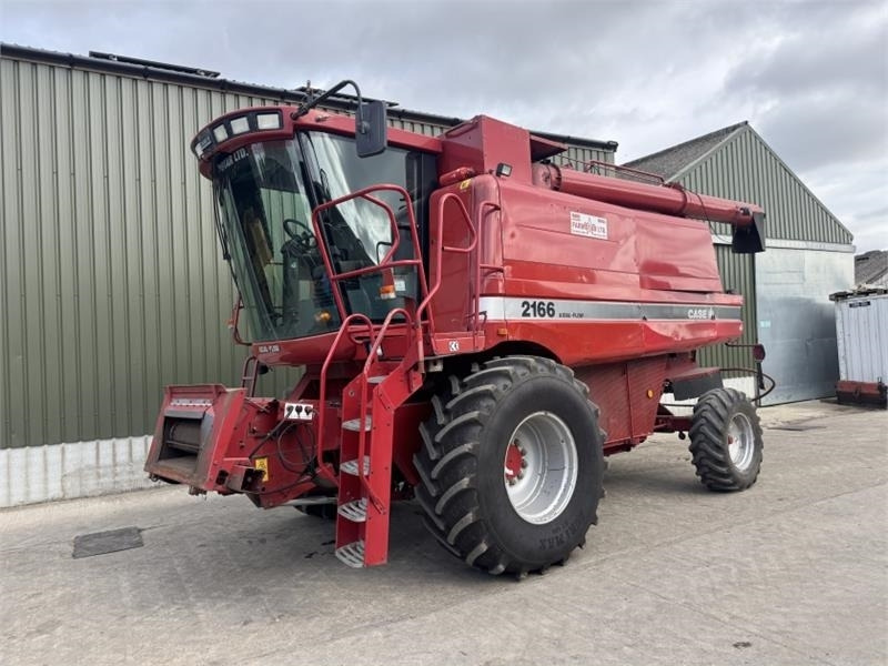 Case Axial-Flow Case Axial Flow 2166 c/w 1030 Header - Навесное оборудование для комбайна: фото 1 Case Axial-Flow Case Axial Flow 2166 c/w 1030 Header - Навесное оборудование для комбайна: фото 1