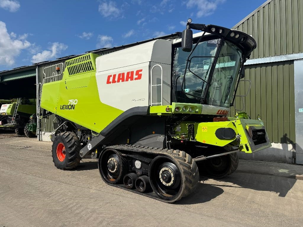 Claas Lexion 750TT APS Hybrid c/w V900 Header - Зерноуборочный комбайн: фото 3 Claas Lexion 750TT APS Hybrid c/w V900 Header - Зерноуборочный комбайн: фото 3
