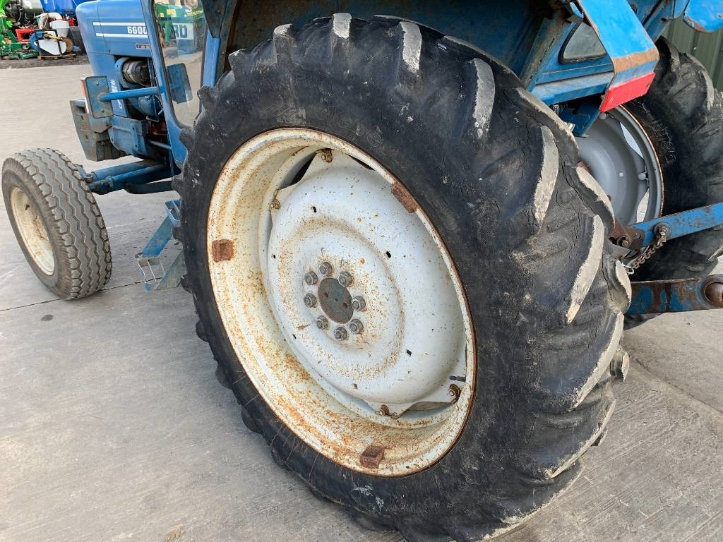 Трактор Ford 6600: фото 12