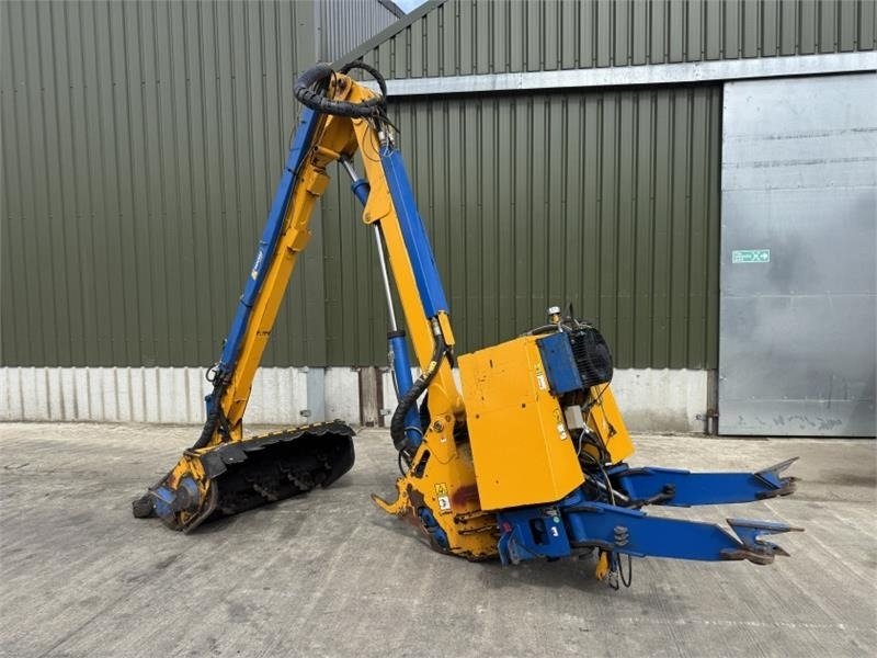 Bomford Turner B81-81T Hedge Cutter - Лесозаготовительная техника: фото 1 Bomford Turner B81-81T Hedge Cutter - Лесозаготовительная техника: фото 1