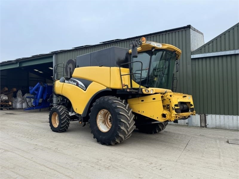 New Holland CR960 c/w 24ft Header **V - Навесное оборудование для комбайна: фото 1 New Holland CR960 c/w 24ft Header **V - Навесное оборудование для комбайна: фото 1