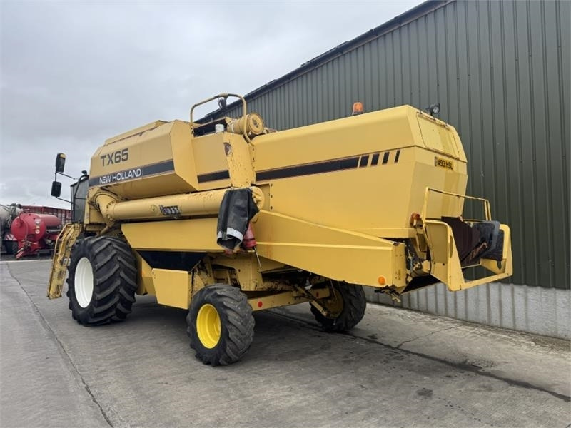 New Holland New Holland TX65 c/w 17ft Header - Навесное оборудование для комбайна: фото 2 New Holland New Holland TX65 c/w 17ft Header - Навесное оборудование для комбайна: фото 2