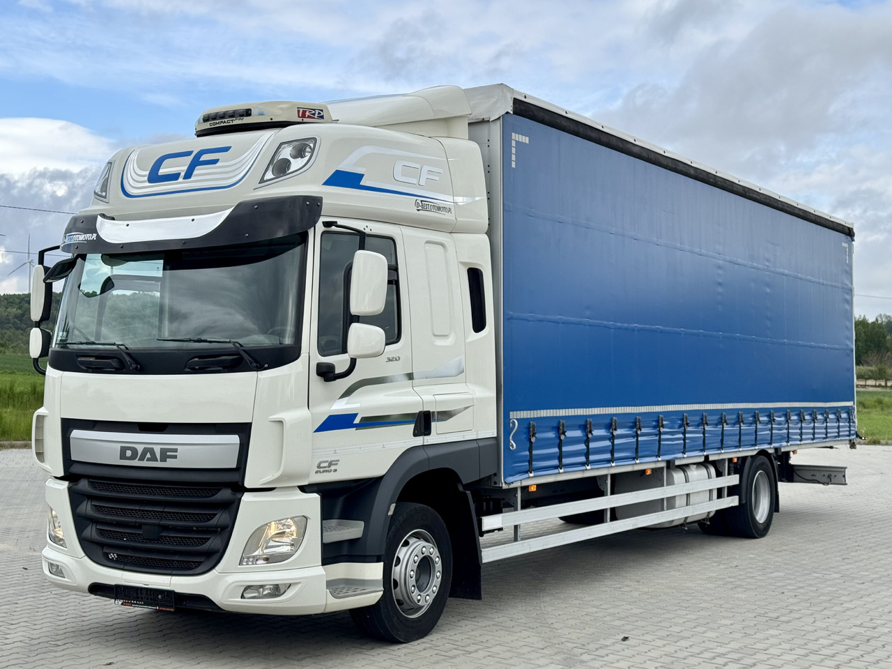 DAF CF 320 / FIRANKA / 24 EUROPALETY / SYPIALKA / AUTOMAT / KLIMA POSTOJOWA / 2017 ROK - Тентованный грузовик: фото 2 DAF CF 320 / FIRANKA / 24 EUROPALETY / SYPIALKA / AUTOMAT / KLIMA POSTOJOWA / 2017 ROK - Тентованный грузовик: фото 2