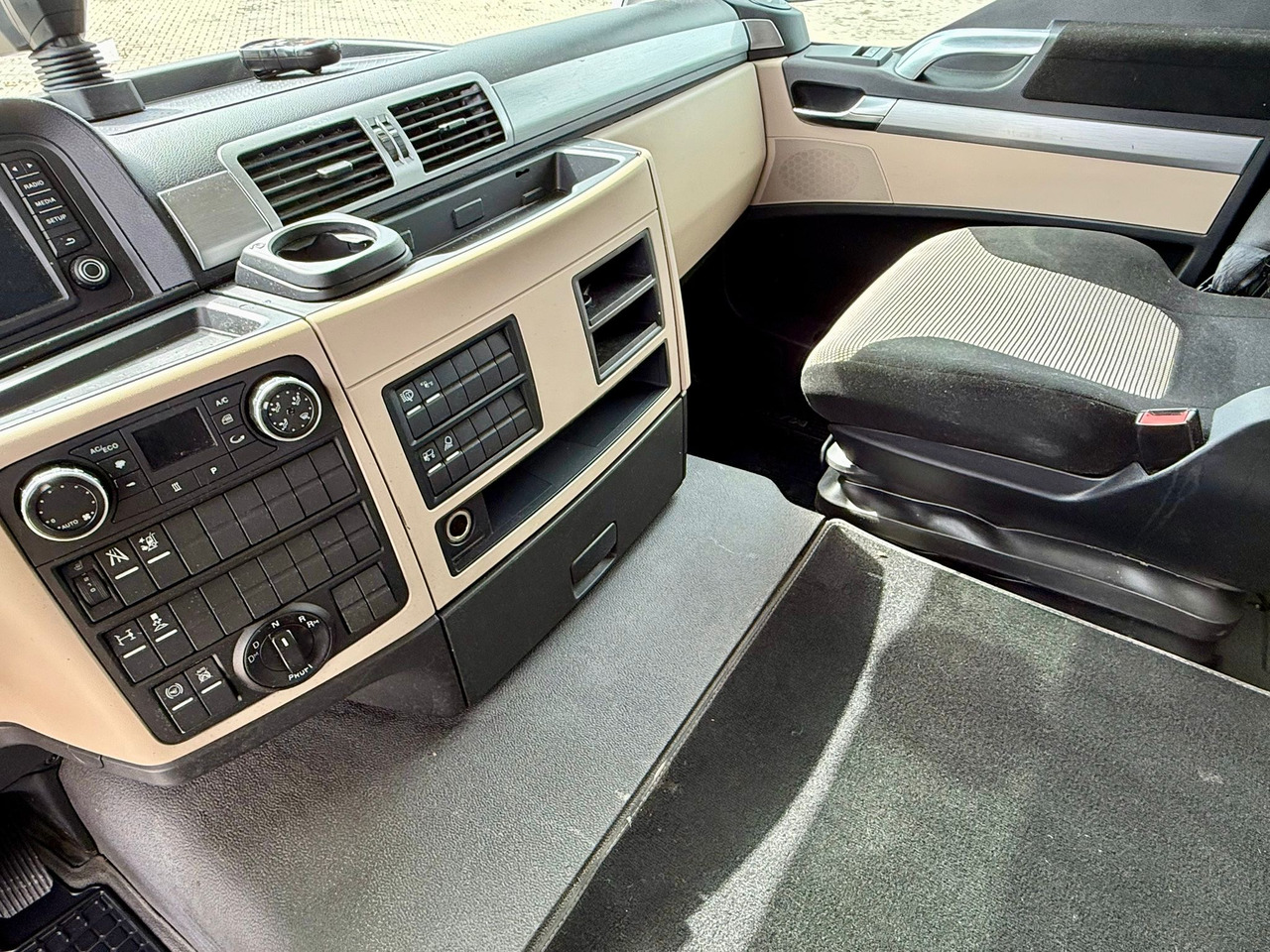 MAN TGM 12.250 / TGL / IZOTERMA / WINDA / 18 EUROPALET / SYPIALKA / 2018 в лизинг MAN TGM 12.250 / TGL / IZOTERMA / WINDA / 18 EUROPALET / SYPIALKA / 2018: фото 21