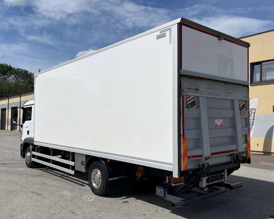 MAN TGM 12.250 / TGL / IZOTERMA / WINDA / 18 EUROPALET / SYPIALKA / AUTOMAT / 2018 ROK - Изотермический грузовик: фото 4 MAN TGM 12.250 / TGL / IZOTERMA / WINDA / 18 EUROPALET / SYPIALKA / AUTOMAT / 2018 ROK - Изотермический грузовик: фото 4