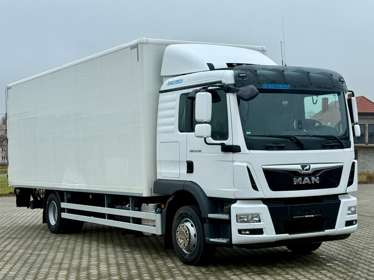 MAN TGM 15.290 / IZOTERMA / WINDA / 18 PALET / AUTOMAT / SYPIALKA / - Изотермический грузовик: фото 1 MAN TGM 15.290 / IZOTERMA / WINDA / 18 PALET / AUTOMAT / SYPIALKA / - Изотермический грузовик: фото 1