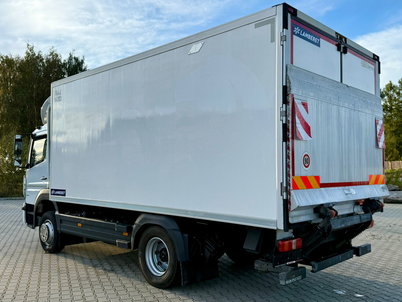 MERCEDES-BENZ ATEGO 1218 / CHŁODNIA / IZOTERMA / WINDA / 5.10 M DŁUGOŚCI / LAMBERET / AUTOMAT / 2017 ROK / 410 TYŚ KM - Рефрижератор: фото 4 MERCEDES-BENZ ATEGO 1218 / CHŁODNIA / IZOTERMA / WINDA / 5.10 M DŁUGOŚCI / LAMBERET / AUTOMAT / 2017 ROK / 410 TYŚ KM - Рефрижератор: фото 4