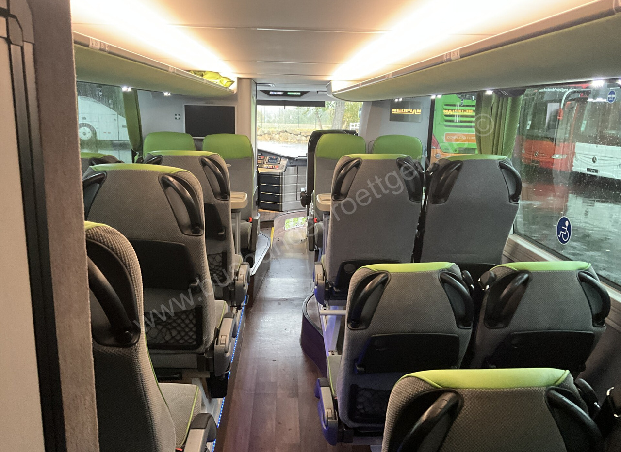 Двухэтажный автобус Neoplan Skyliner L: фото 16 Двухэтажный автобус Neoplan Skyliner L: фото 16