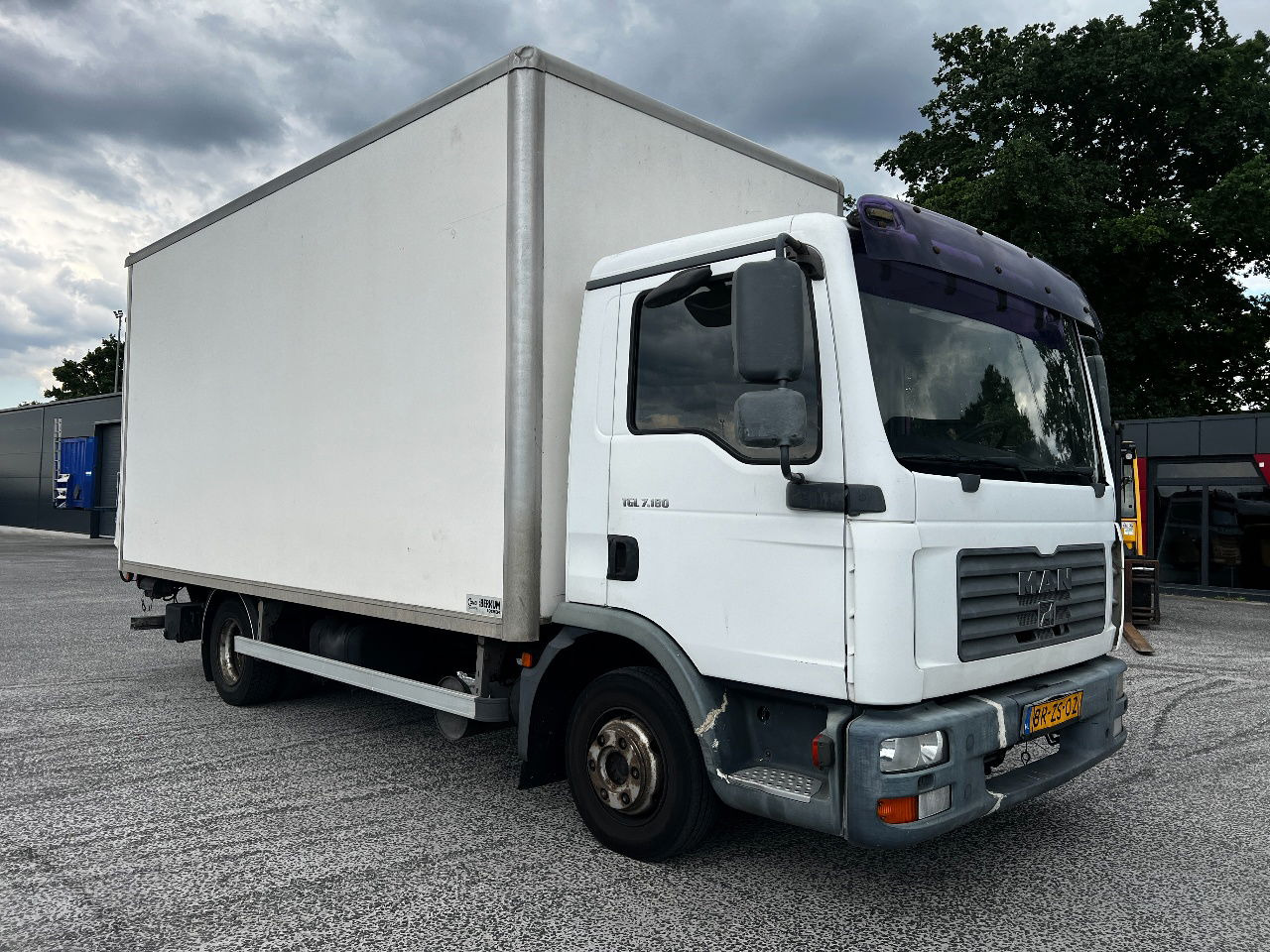 MAN TGL 7.180 Euro 3, Aut - Грузовик с закрытым кузовом: фото 2 MAN TGL 7.180 Euro 3, Aut - Грузовик с закрытым кузовом: фото 2