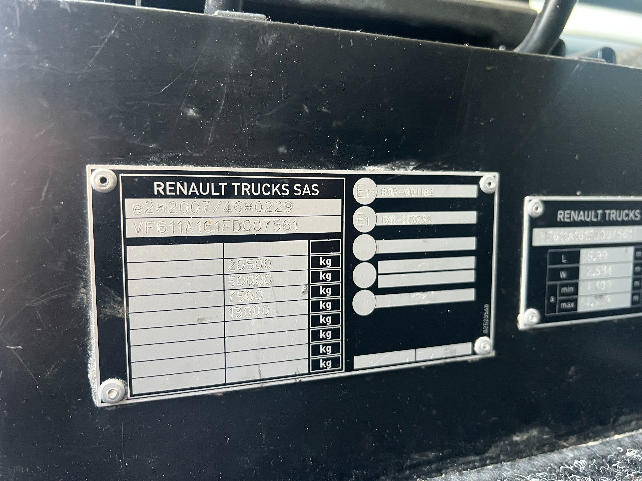 Тягач Renault T380 EUro 6, Full spoilers: фото 11 Тягач Renault T380 EUro 6, Full spoilers: фото 11