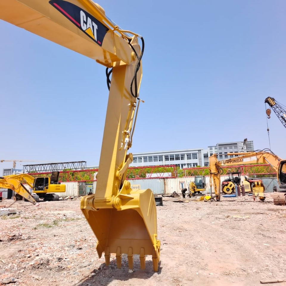 CAT 320 B L - Гусеничный экскаватор: фото 4 CAT 320 B L - Гусеничный экскаватор: фото 4