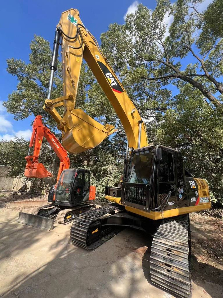 CAT 320 D L - Гусеничный экскаватор: фото 1 CAT 320 D L - Гусеничный экскаватор: фото 1