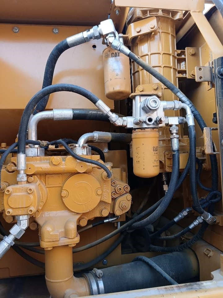 CAT 320D2 - Гусеничный экскаватор: фото 3 CAT 320D2 - Гусеничный экскаватор: фото 3