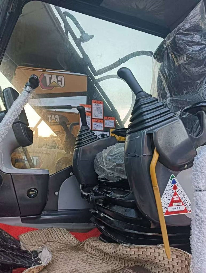 CAT 324 D2 L - Гусеничный экскаватор: фото 2 CAT 324 D2 L - Гусеничный экскаватор: фото 2