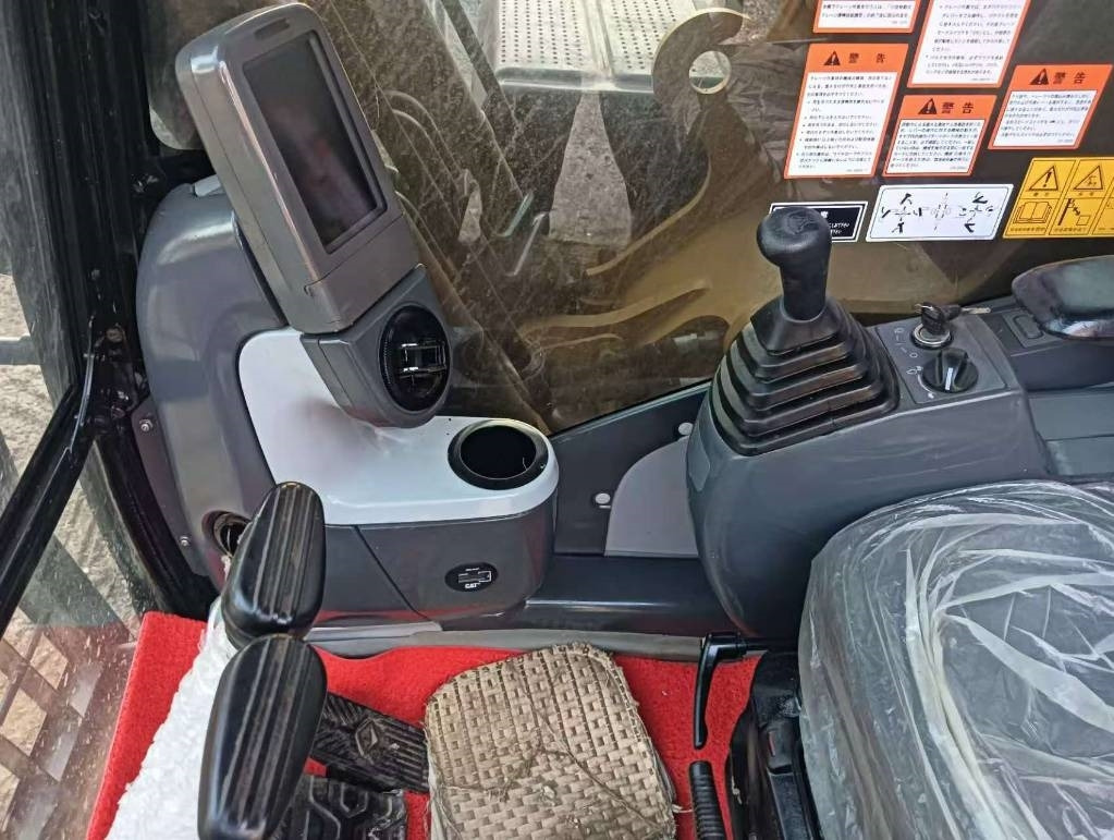 CAT 324 D2L - Гусеничный экскаватор: фото 5 CAT 324 D2L - Гусеничный экскаватор: фото 5