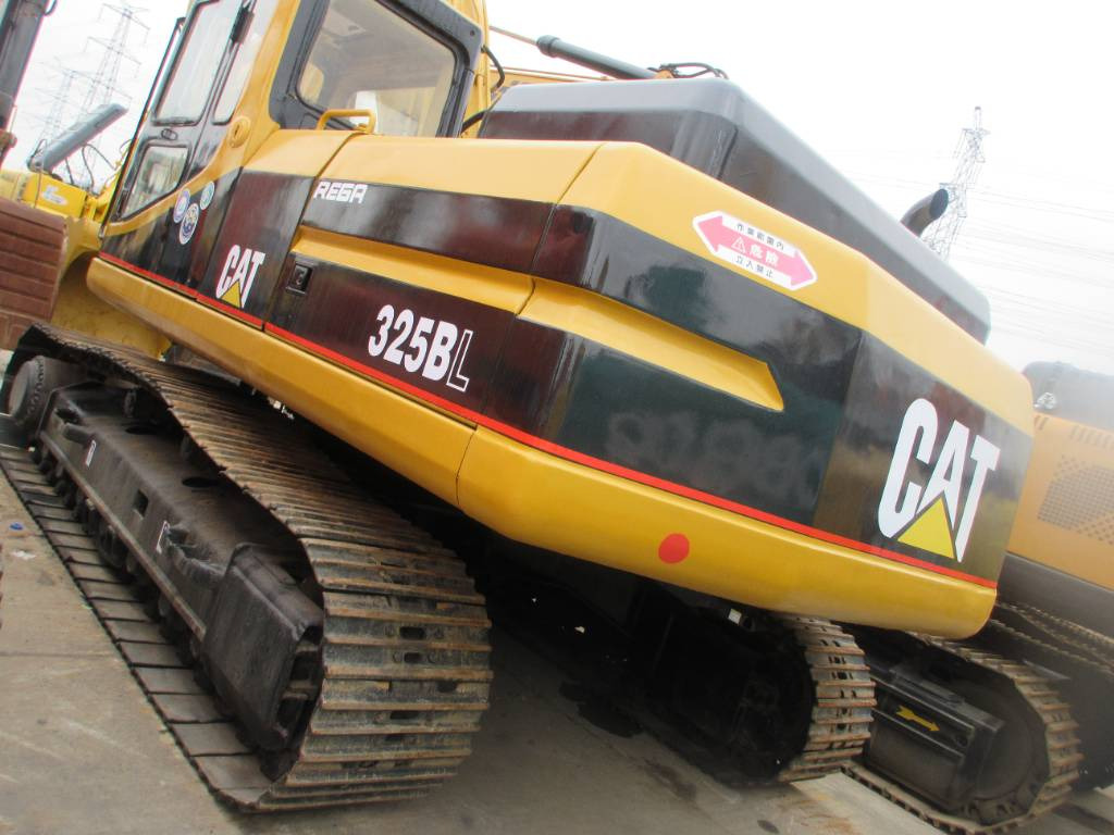CAT 325 B L - Гусеничный экскаватор: фото 1 CAT 325 B L - Гусеничный экскаватор: фото 1