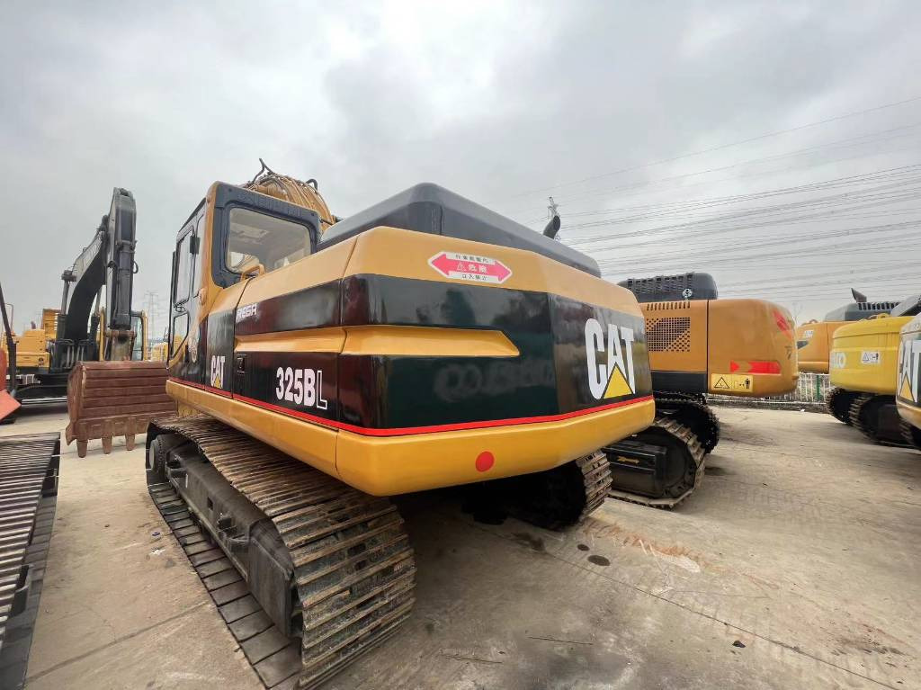 CAT 325 B L - Гусеничный экскаватор: фото 2 CAT 325 B L - Гусеничный экскаватор: фото 2