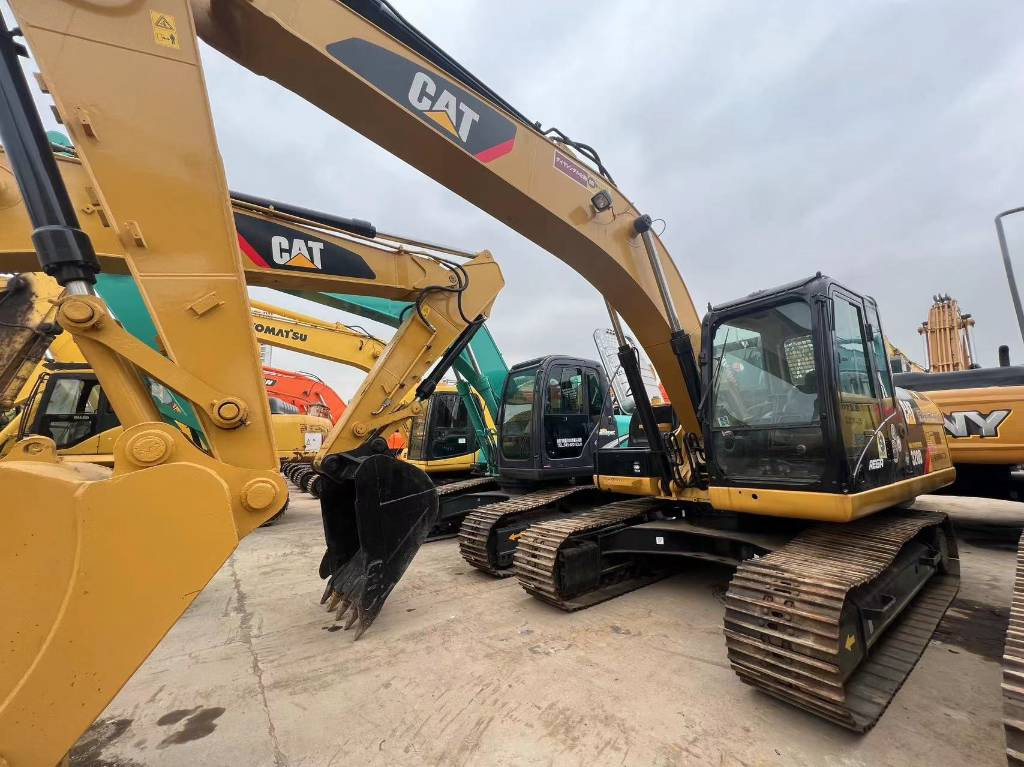 CAT 325 B L - Гусеничный экскаватор: фото 5 CAT 325 B L - Гусеничный экскаватор: фото 5