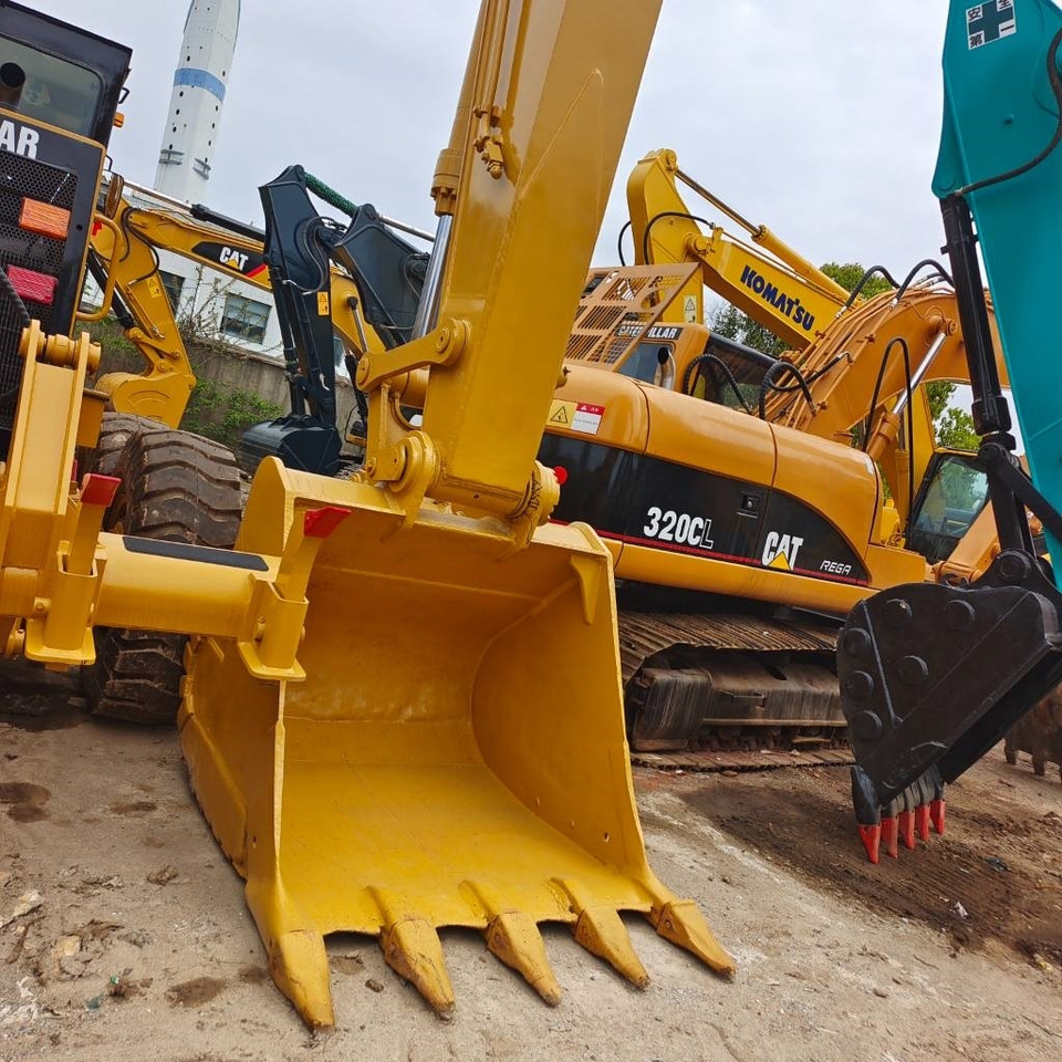 CAT 330 B L - Гусеничный экскаватор: фото 5 CAT 330 B L - Гусеничный экскаватор: фото 5