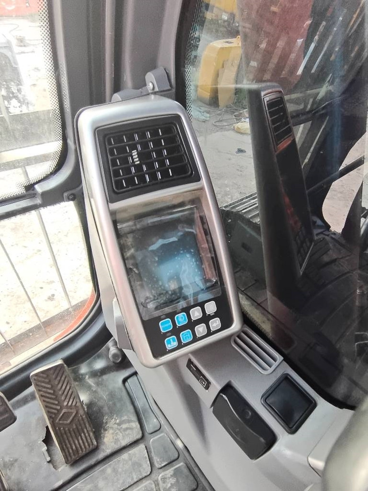 Doosan DX 225 LC - Гусеничный экскаватор: фото 2 Doosan DX 225 LC - Гусеничный экскаватор: фото 2