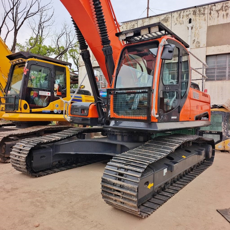 Doosan DX 300 - Гусеничный экскаватор: фото 3 Doosan DX 300 - Гусеничный экскаватор: фото 3