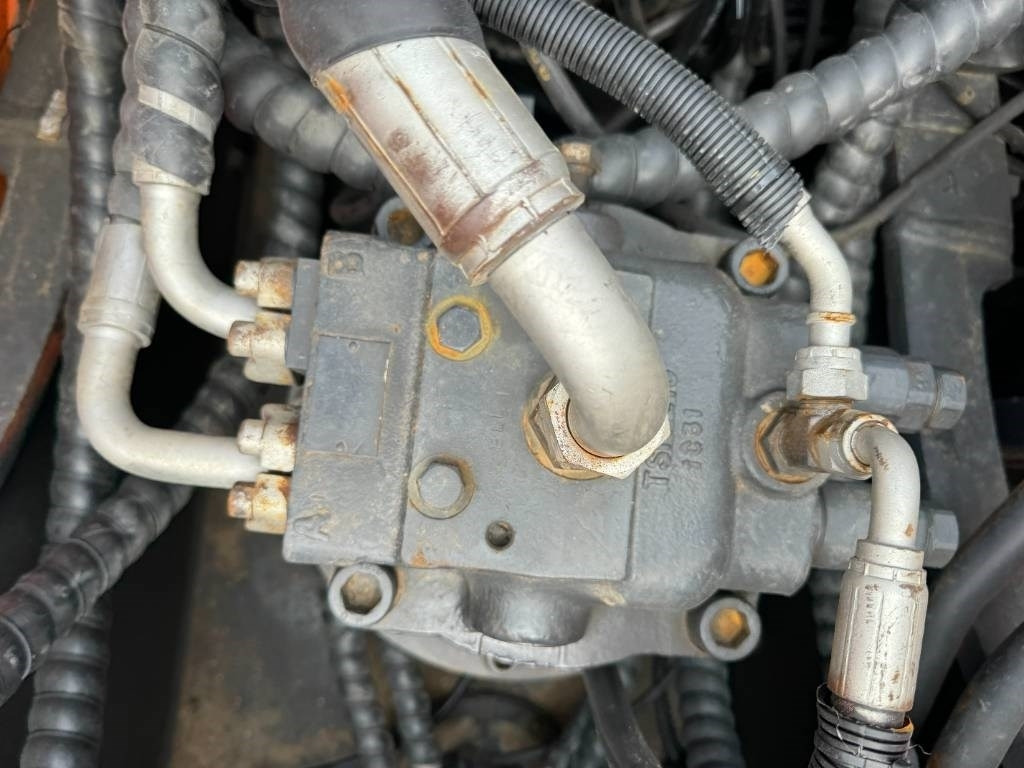 Doosan DX 300 - Гусеничный экскаватор: фото 4 Doosan DX 300 - Гусеничный экскаватор: фото 4