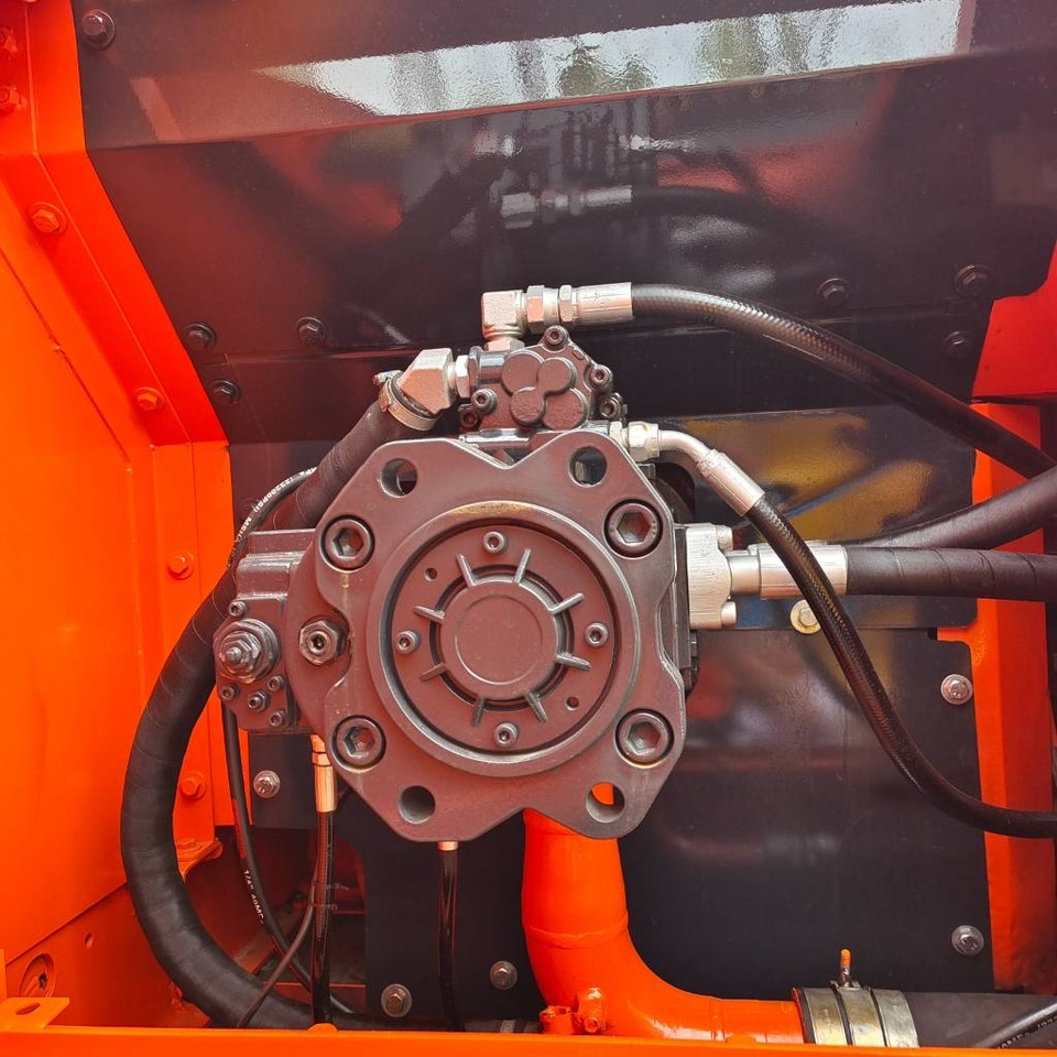 Doosan DX 300 - Гусеничный экскаватор: фото 4 Doosan DX 300 - Гусеничный экскаватор: фото 4