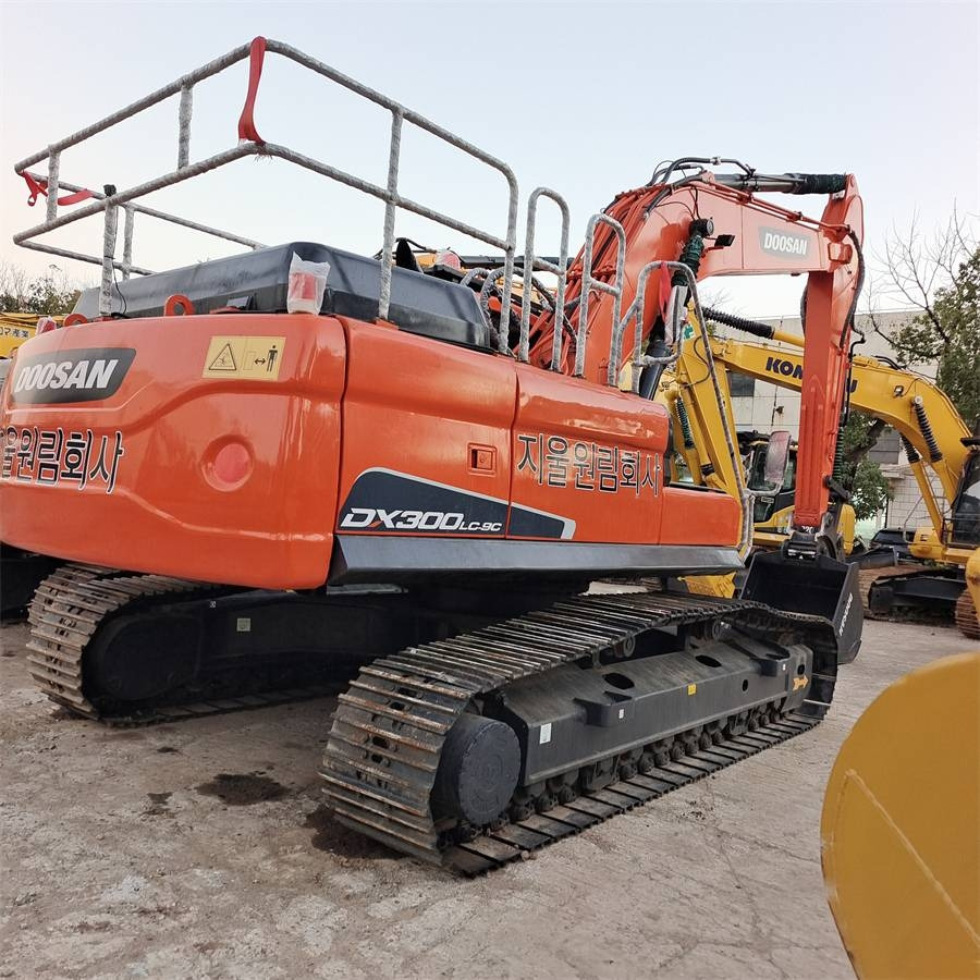 Doosan DX 300 LC - Гусеничный экскаватор: фото 1 Doosan DX 300 LC - Гусеничный экскаватор: фото 1