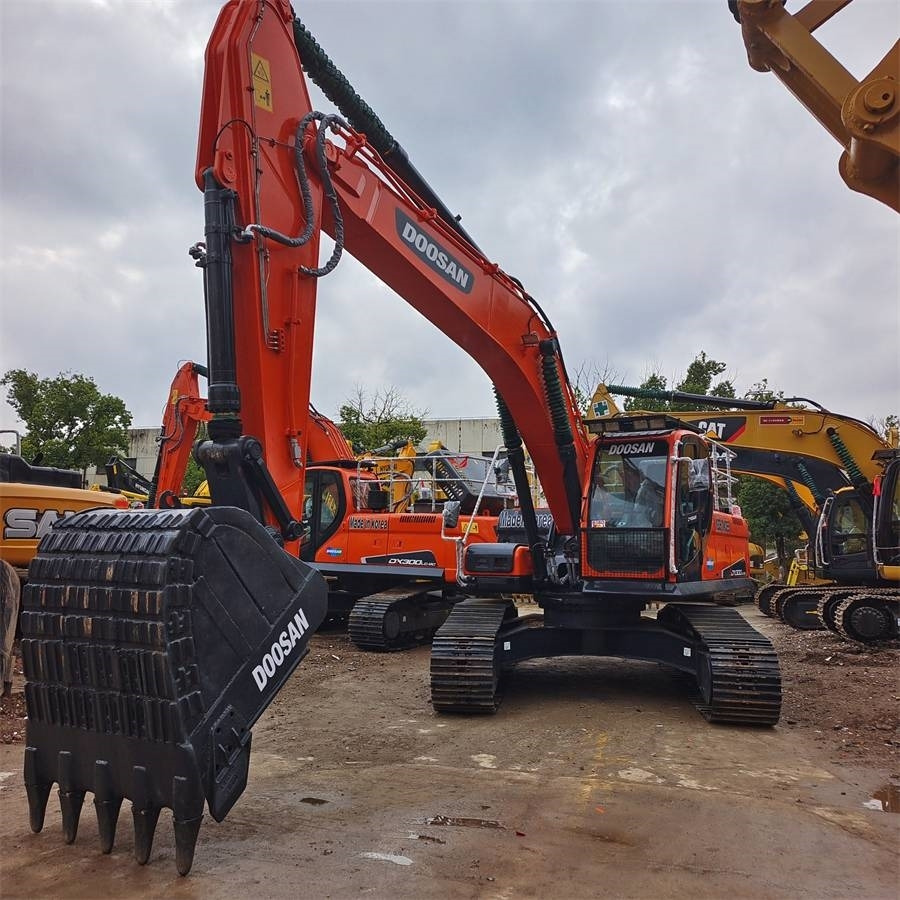 Doosan DX 300 LCA - Гусеничный экскаватор: фото 2 Doosan DX 300 LCA - Гусеничный экскаватор: фото 2