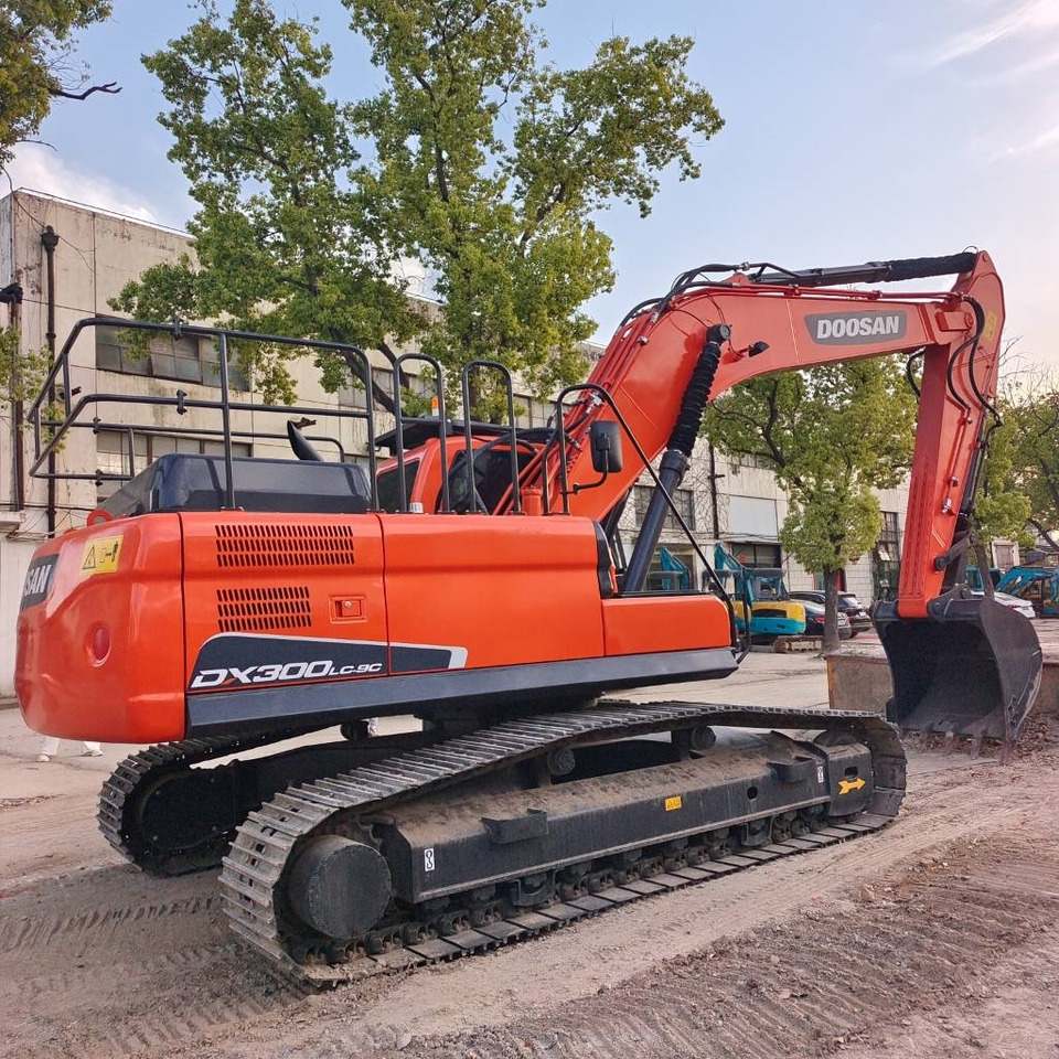 Doosan DX300 - Гусеничный экскаватор: фото 2 Doosan DX300 - Гусеничный экскаватор: фото 2