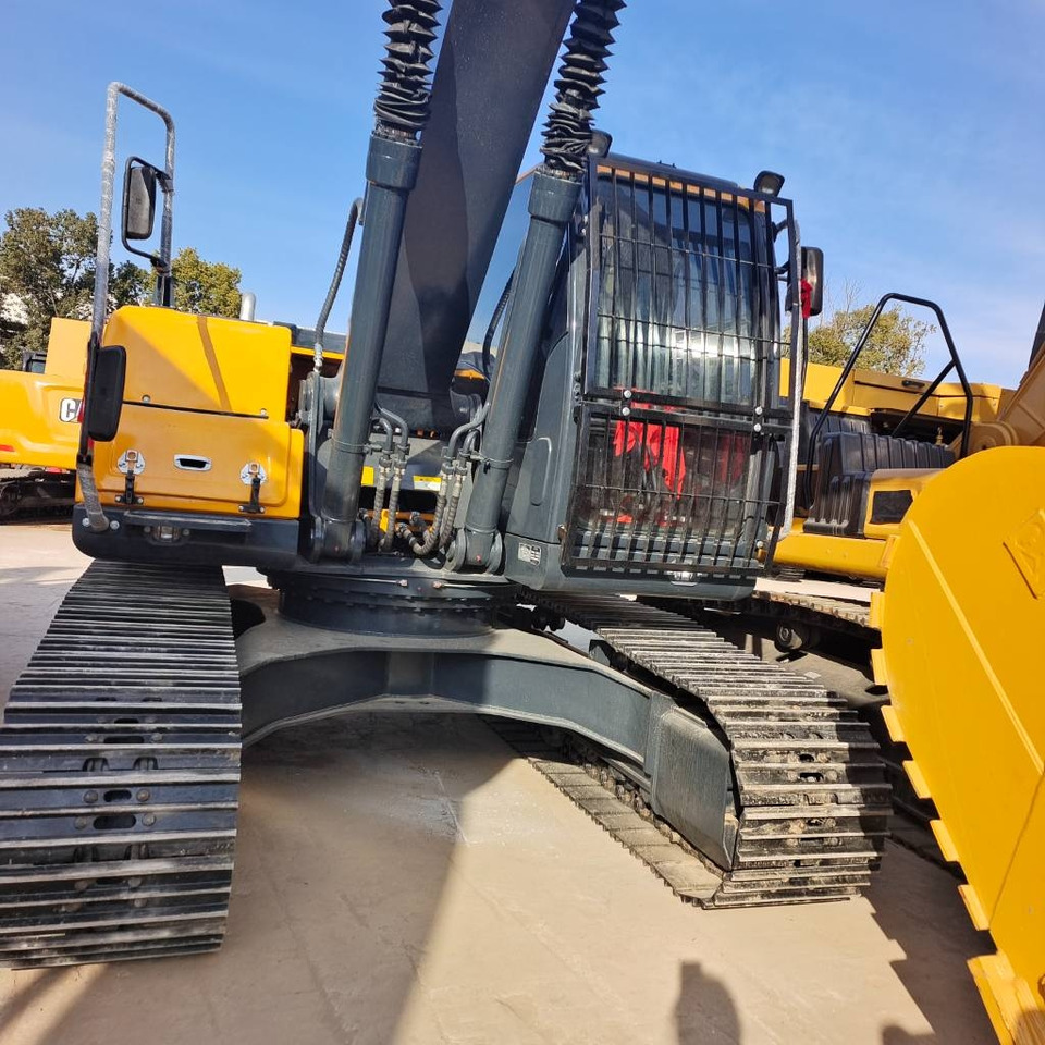 Hyundai 220LC-9T - Гусеничный экскаватор: фото 1 Hyundai 220LC-9T - Гусеничный экскаватор: фото 1