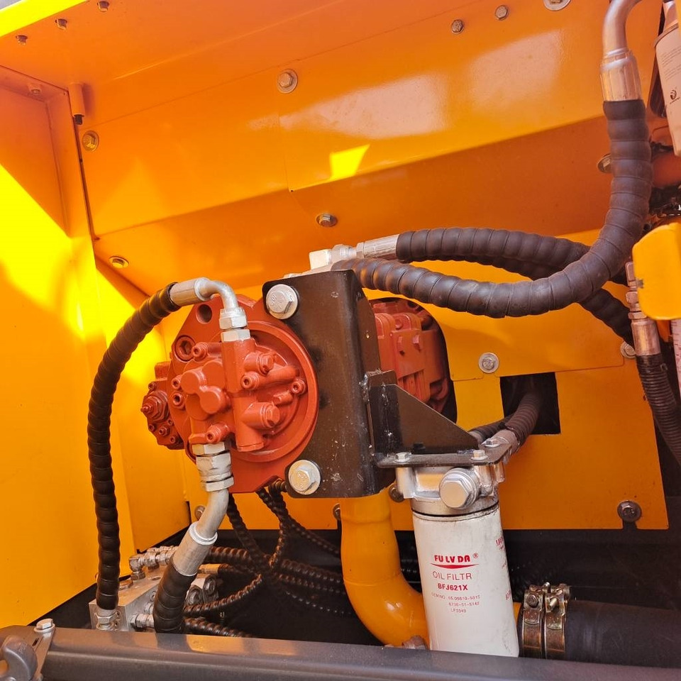 Hyundai 220LC-9T - Гусеничный экскаватор: фото 3 Hyundai 220LC-9T - Гусеничный экскаватор: фото 3