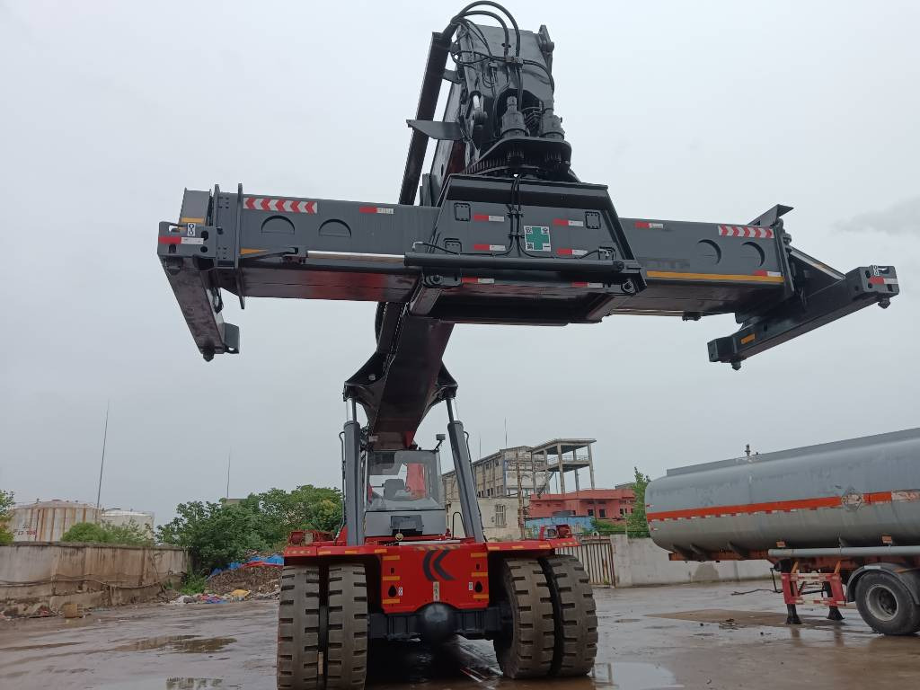 Kalmar DRF 450-60 S6 - Ричстакер: фото 4 Kalmar DRF 450-60 S6 - Ричстакер: фото 4