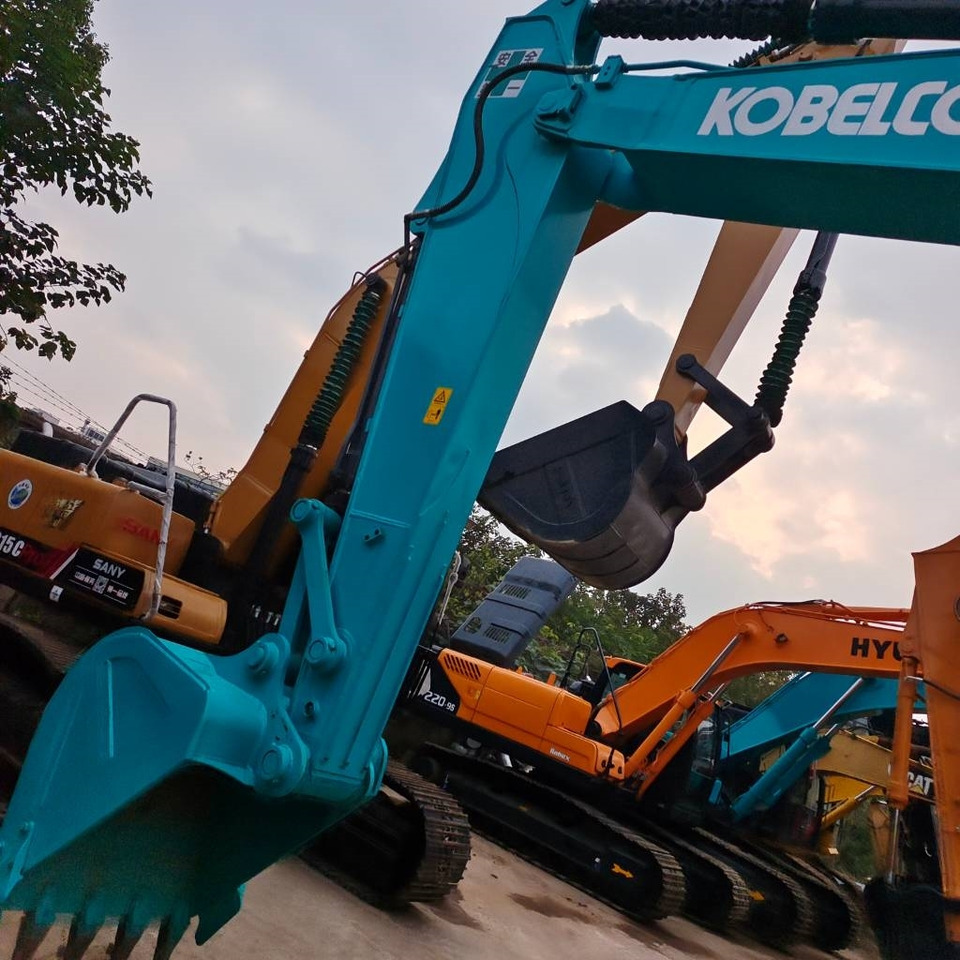 Kobelco SK 200 - Гусеничный экскаватор: фото 5 Kobelco SK 200 - Гусеничный экскаватор: фото 5