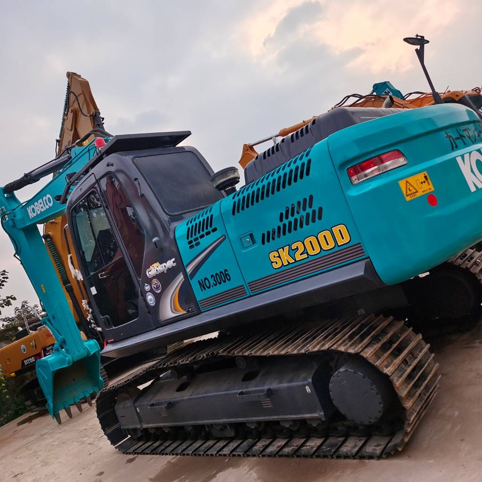 Kobelco SK 200 - Гусеничный экскаватор: фото 1 Kobelco SK 200 - Гусеничный экскаватор: фото 1