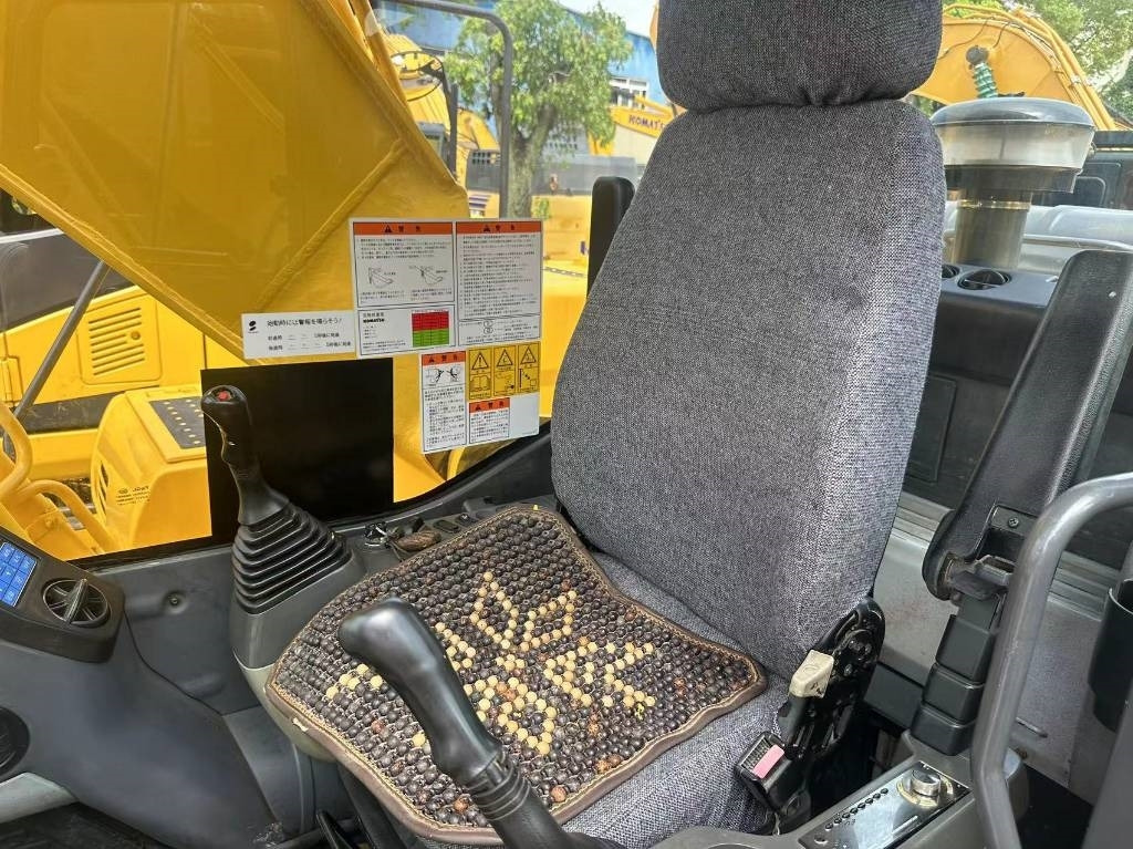 Komatsu PC 220-8 - Гусеничный экскаватор: фото 3 Komatsu PC 220-8 - Гусеничный экскаватор: фото 3