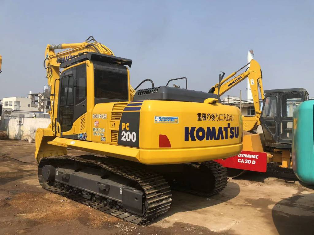 Komatsu PC 220-8 - Гусеничный экскаватор: фото 1 Komatsu PC 220-8 - Гусеничный экскаватор: фото 1