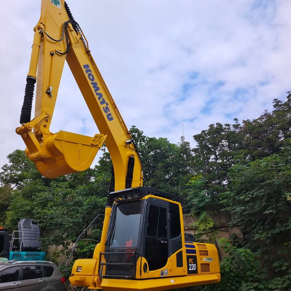 Komatsu PC 220-8 - Гусеничный экскаватор: фото 3 Komatsu PC 220-8 - Гусеничный экскаватор: фото 3