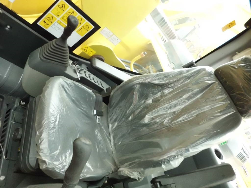 Komatsu PC 240 - Гусеничный экскаватор: фото 5 Komatsu PC 240 - Гусеничный экскаватор: фото 5