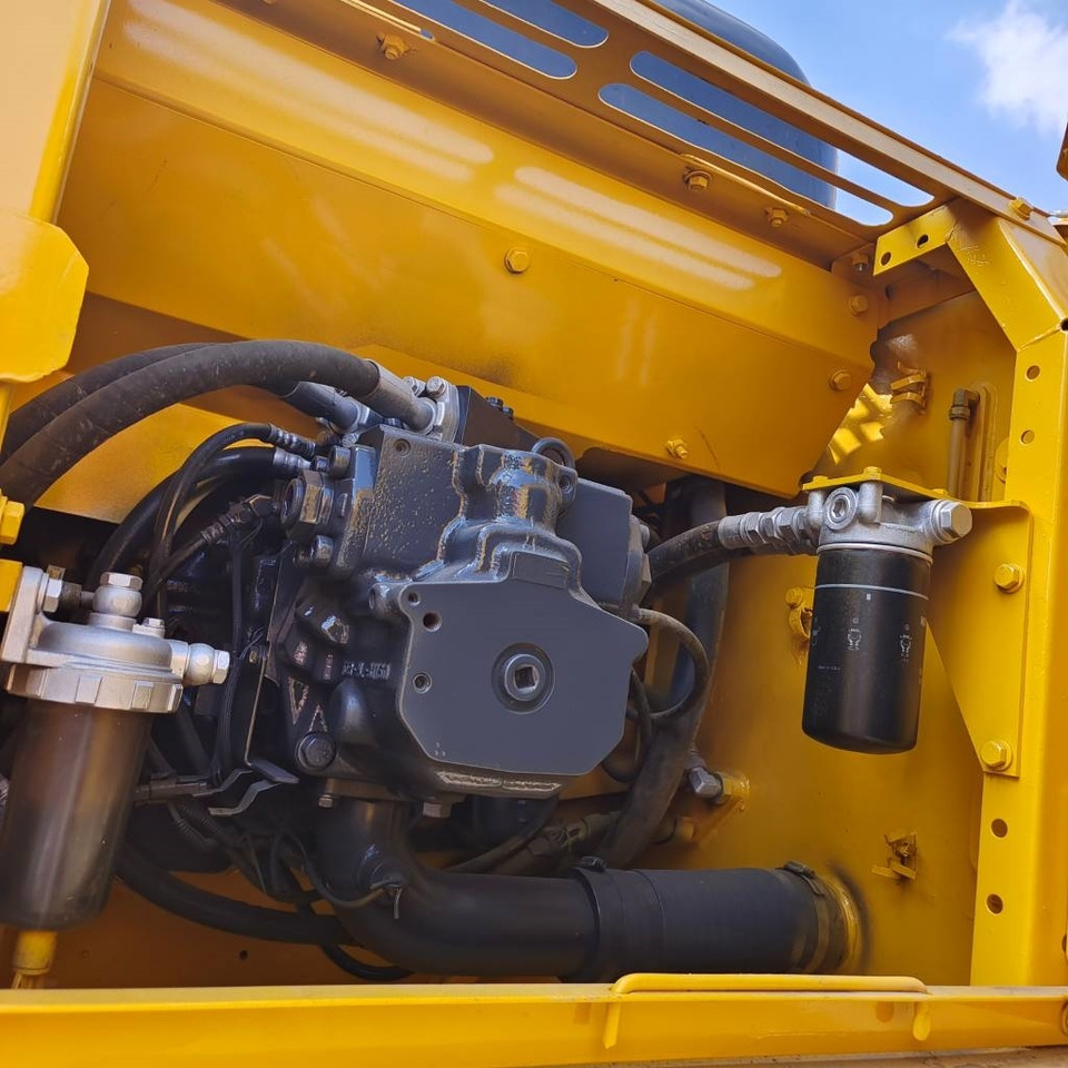 Komatsu PC 300 - Гусеничный экскаватор: фото 2 Komatsu PC 300 - Гусеничный экскаватор: фото 2