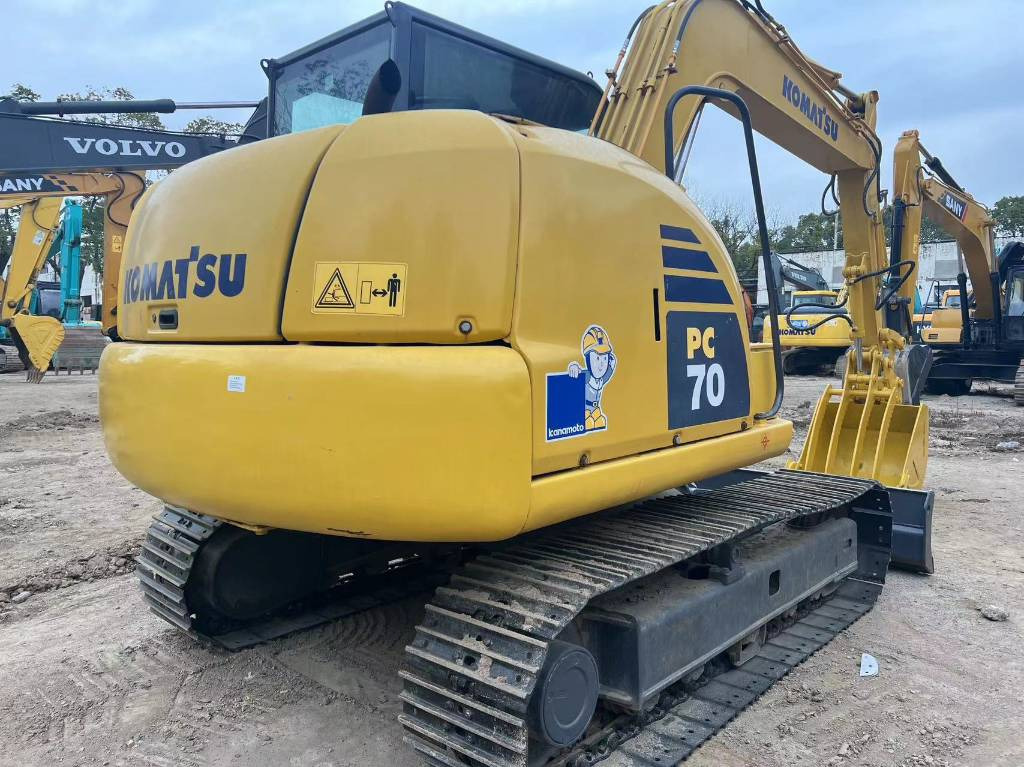 Komatsu PC 70-8 - Гусеничный экскаватор: фото 1 Komatsu PC 70-8 - Гусеничный экскаватор: фото 1