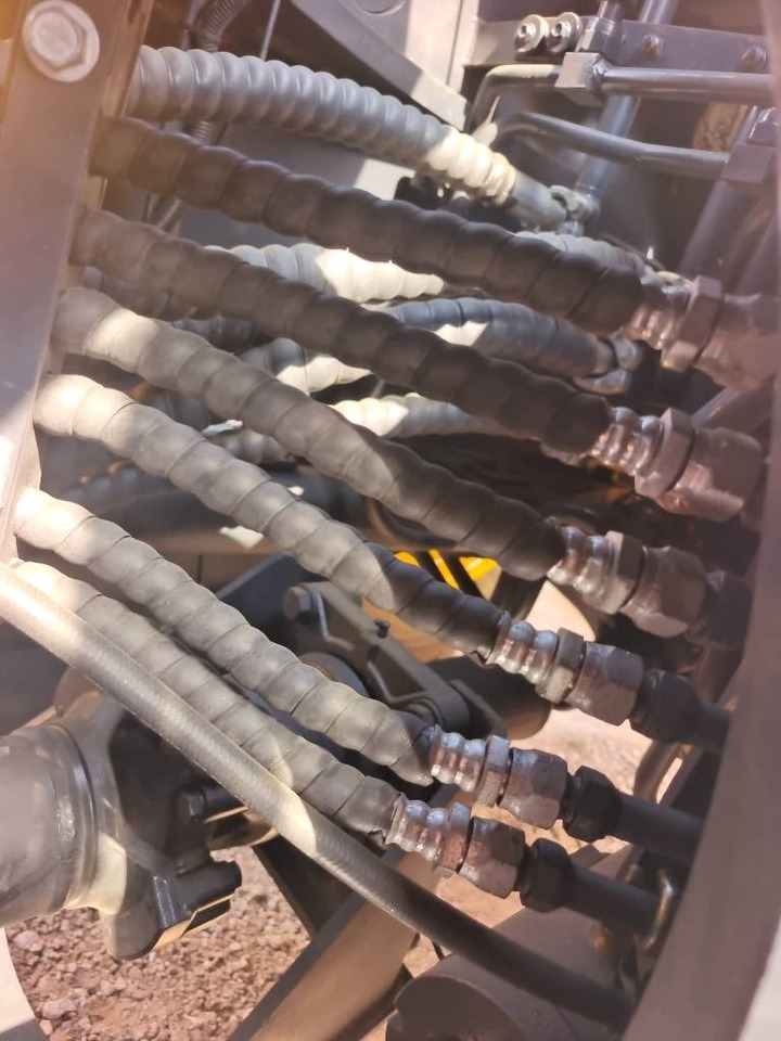 Колёсный погрузчик Komatsu WA 470-3: фото 18